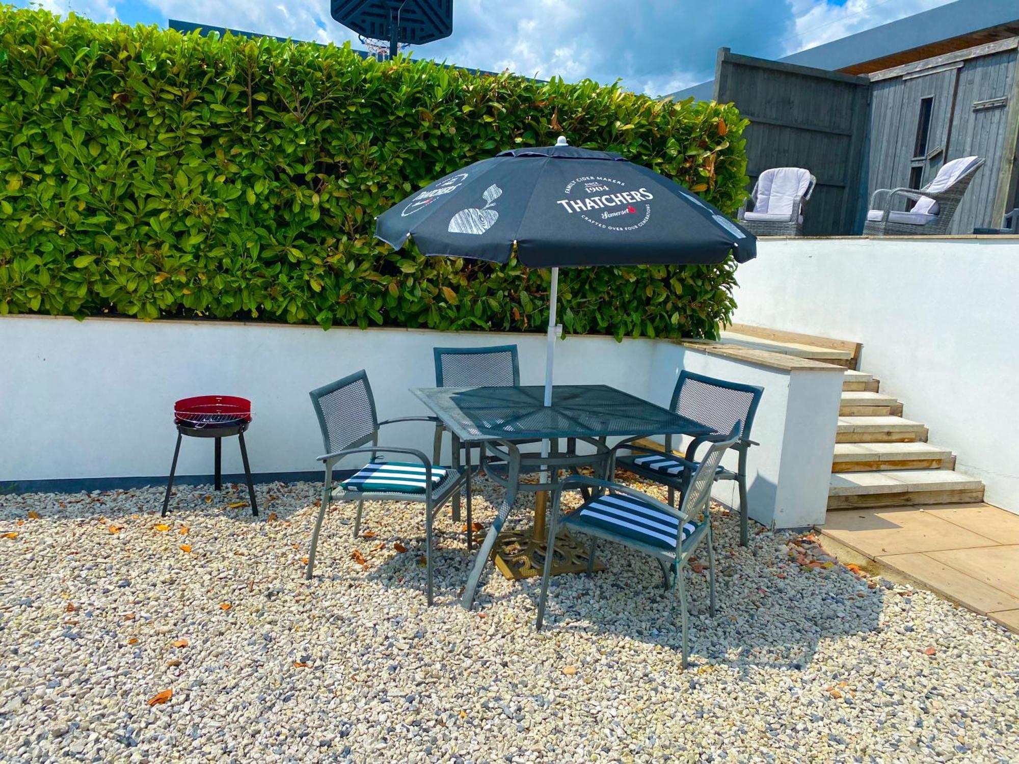 בלנדפורד פורום The Retreat, Sauna & Hot Tub, Charming & Cosy Gem מראה חיצוני תמונה