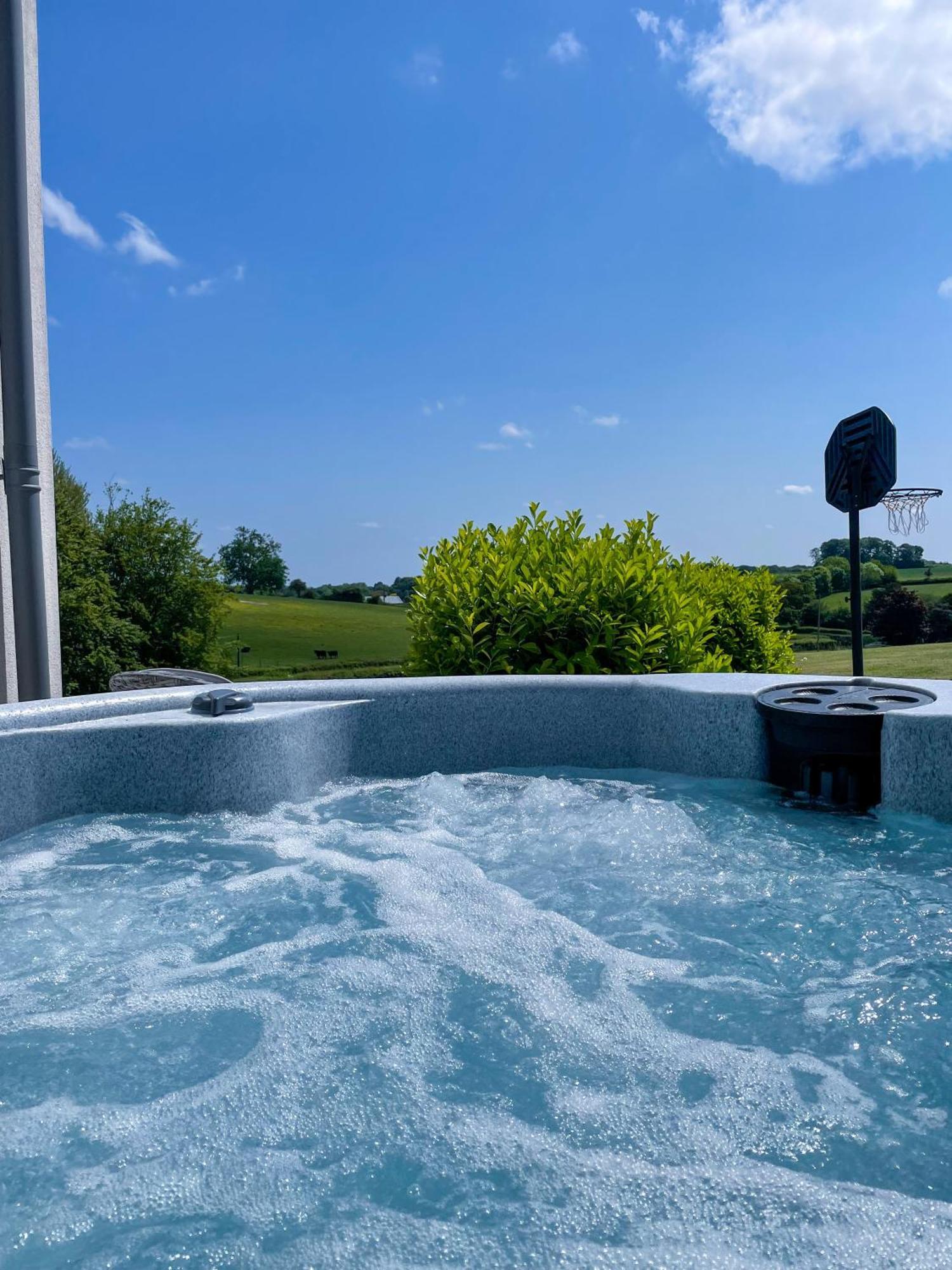 בלנדפורד פורום The Retreat, Sauna & Hot Tub, Charming & Cosy Gem מראה חיצוני תמונה