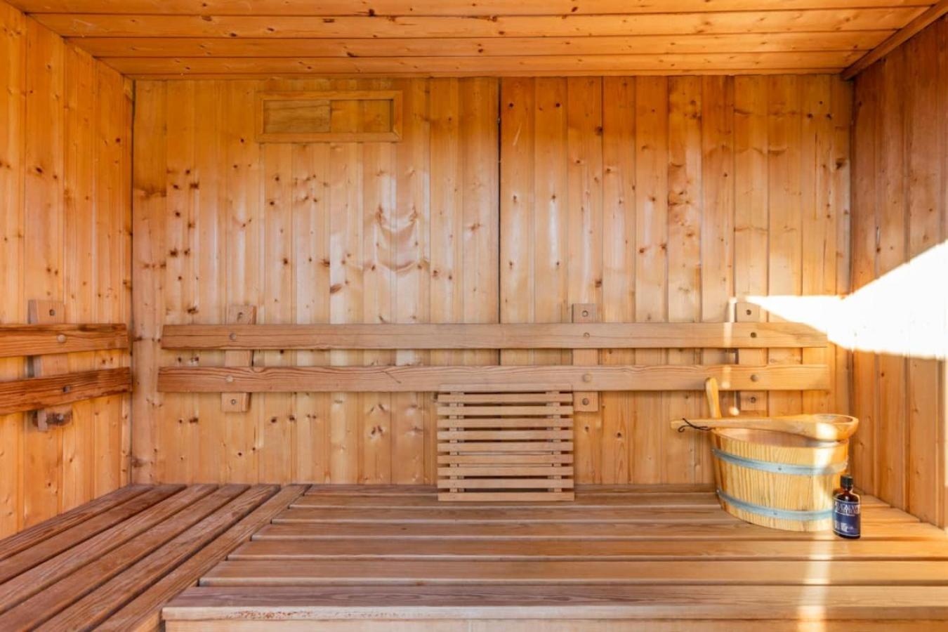 בלנדפורד פורום The Retreat, Sauna & Hot Tub, Charming & Cosy Gem מראה חיצוני תמונה