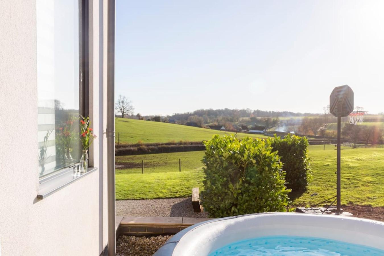 בלנדפורד פורום The Retreat, Sauna & Hot Tub, Charming & Cosy Gem מראה חיצוני תמונה